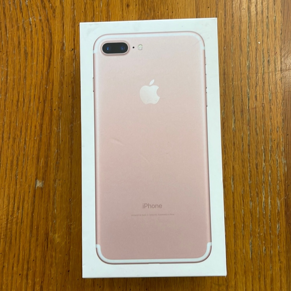 iPhone 7 Plus , 128 GB rose color -empty box